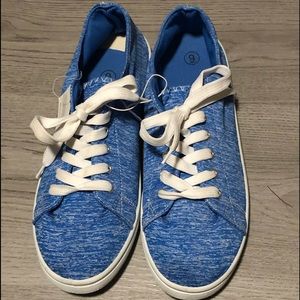 Blue Lounge Sneakers Womens 9 New Flaw